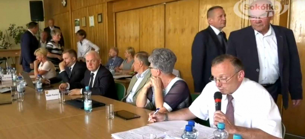 Radny Hołownia zadaje niewygodne pytania w kierunku Piotra Rećko [Film]