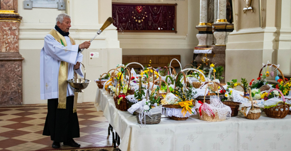 Wielkanocna tradycja w koszyczku