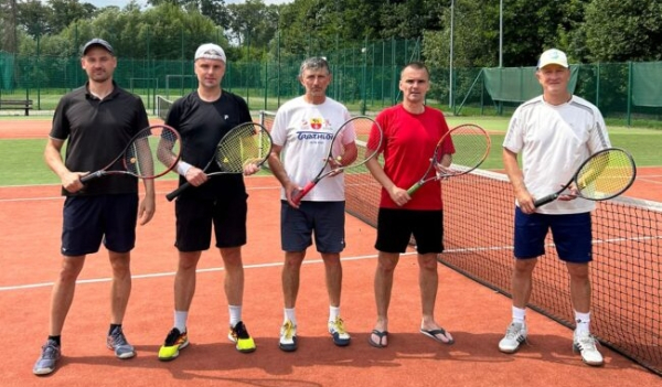 Grand Prix w tenisie ziemnym na p&oacute;łmetku!