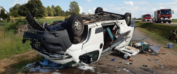 Wypadek ze skutkiem śmiertelnym na drodze wojew&oacute;dzkiej Nr 673 w okolicach miejscowości Poganica, gm. Sidra. [Zdjęcia]
