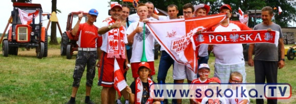 16 ciągnik&oacute;w zjachało do strefy kibica w Wojnowcach [Zdjęcia]