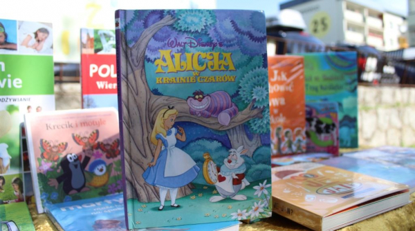 Plenerowe zajęć w cyklu ,,Lato z biblioteką&rdquo; [Zdjęcia]