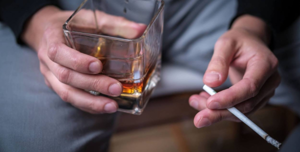 Leszczyna: minister finans&oacute;w powinien zwiększyć akcyzę na alkohol i papierosy