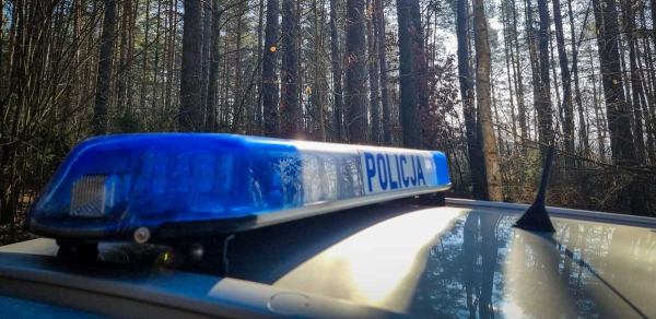 Uciekli z ośrodka, zostali zatrzymani przez policjant&oacute;w po służbie