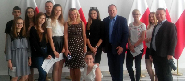 Młodzież z Sok&oacute;łki z wizytą w Parlamencie [Zdjęcia]