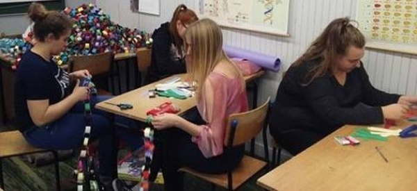 Uczniowie ZSZ w Sok&oacute;łce pomagają pobić rekord świata [Zdjęcia]