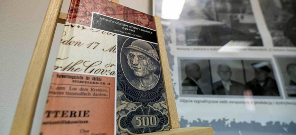 Lekcja historii i ekonomii w sok&oacute;lskim muzeum