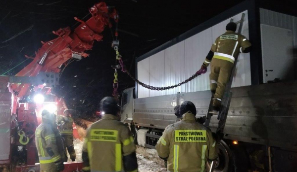 Strażacy z powiatu sok&oacute;lskiego wspierają działania służb mundurowych na granicy polsko-białoruskiej