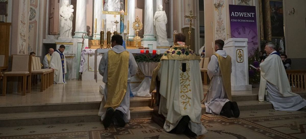 Inauguracja wieczystej adoracji w parafii św. Antoniego w Sok&oacute;łce