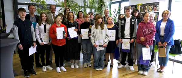 Uczestnicy rywalizowali w Gminnym Dyktandzie o Złote Pi&oacute;ro Burmistrza Dąbrowy Białostockiej