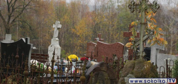W paschalny wtorek prawosławni odwiedzają cmentarze