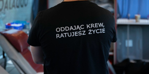 Służby mundurowe dzielą się sobą – akcja krwiodawstwa w Sokółce z okazji Święta Niepodległości