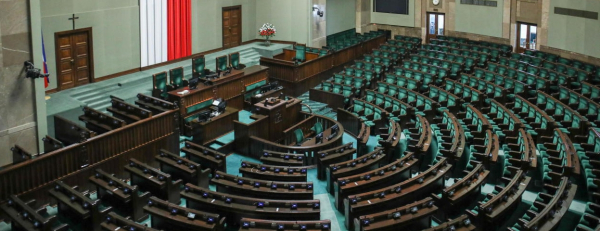 Sondaż dla "SE": KO - 32,24 proc., ZP - 31,64 proc., Konfederacja - 12,61 proc.