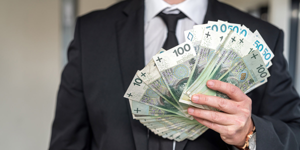 Minimalne wynagrodzenie od stycznia 2024 r. wzrośnie do 4242 zł