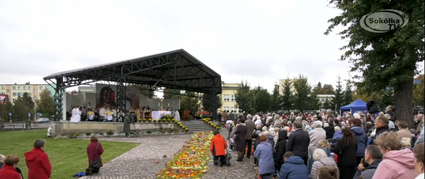 Tłumy wiernych uczciły 14. rocznicę Cudu Eucharystycznego w Sok&oacute;łce [Film]