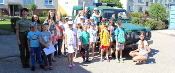 Dzieci z wizytą w Plac&oacute;wce SG w Krynkach