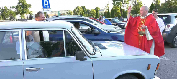 Święcenie pojazd&oacute;w w Sok&oacute;łce [Film]