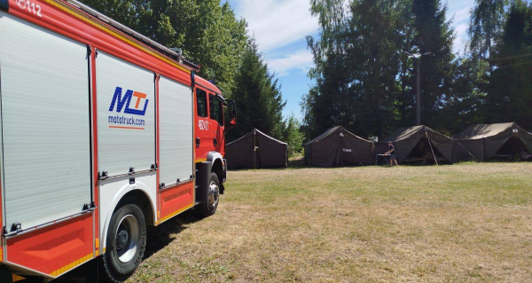 Działania sok&oacute;lskich strażak&oacute;w w trosce o bezpieczny wypoczynek harcerzy pod namiotami [Zdjęcia]