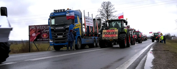 Protest rolnik&oacute;w oraz branży drzewnej w Korycinie i Sokolanach [Film]