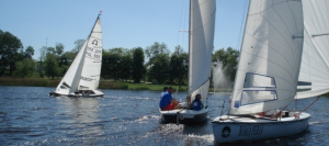 Białe żagle na sok&oacute;lskim zalewie [Zdjęcia]