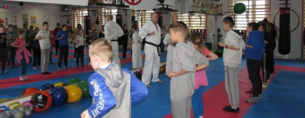 Wsp&oacute;lny trening z sok&oacute;lskim klubem karate [Zdjęcia]