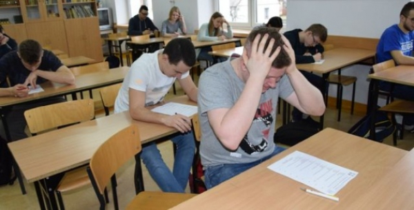 18 uczni&oacute;w sprawdziło swoją wiedzę na temat Bibli [Zdjęcia]