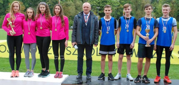 Dziewczęta z Gimnazjum w Suchowoli zapisują się do historii lekkoatletyki! [Zdjęcia]