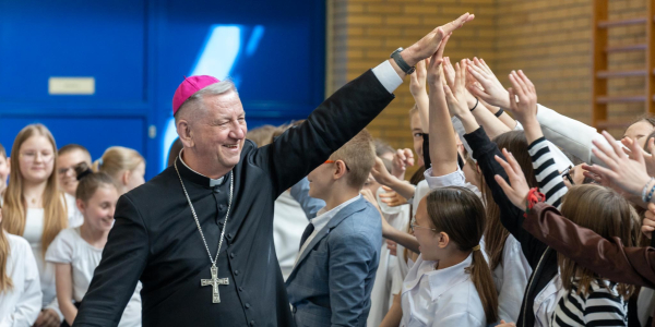 Wizyta arcybiskupa w Dąbrowie Białostockiej była lekcją patriotyzmu, dialogu i odpowiedzialności.