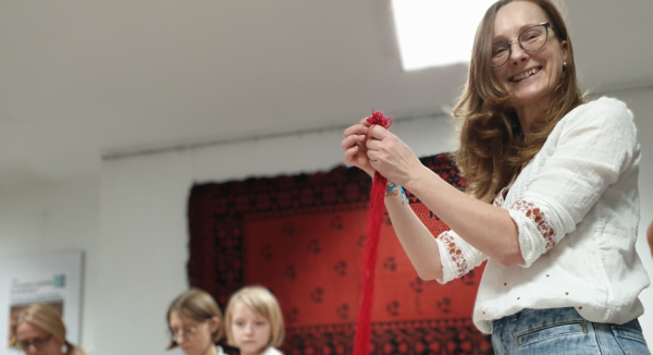 Ludowe lalki wiązane &ndash; warsztaty w Muzeum Ziemi Sok&oacute;lskiej