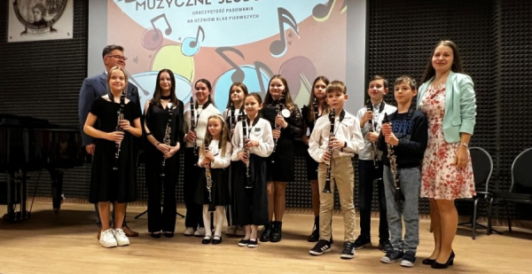 Pasowanie Pierwszoklasist&oacute;w na Młodych Muzyk&oacute;w w Samorządowej Szkole Muzycznej I stopnia w Sok&oacute;łce