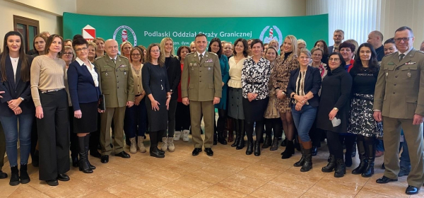 Komendant Podlaskiego Oddziału Straży Granicznej złożył życzenia z okazji Dnia Służby Cywilnej.