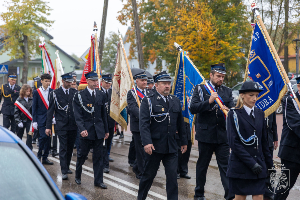 Sto lat na straży mieszkańc&oacute;w &ndash; OSP Jan&oacute;w świętowała jubileusz i otrzymała nowy sztandar