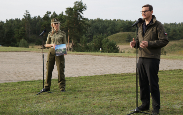 Morawiecki o sytuacji na granicy z Białorusią: to atak hybrydowy, pr&oacute;ba destabilizacji sytuacji politycznej [Zdjęcia, Film]