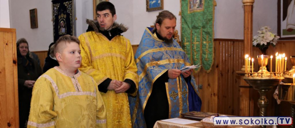 Wieczorna modlitwa oraz projekcja film&oacute;w w Jacznie [Film i zdjęcia]