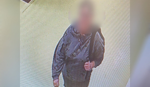 Weszła do szkolnych szatni i okradła dzieci, usłyszała 9 zarzutów