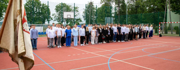 Długo wyczekiwany ostatni dzwonek wybrzmiał w Zespole Szk&oacute;ł Zawodowych w Sok&oacute;łce.