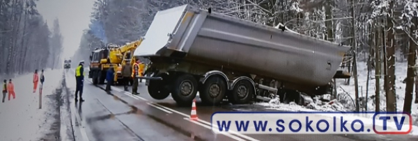 Zblokowana krajowa 19 na trasie Sok&oacute;łka-Białystok [Utrudnienia na drodze]