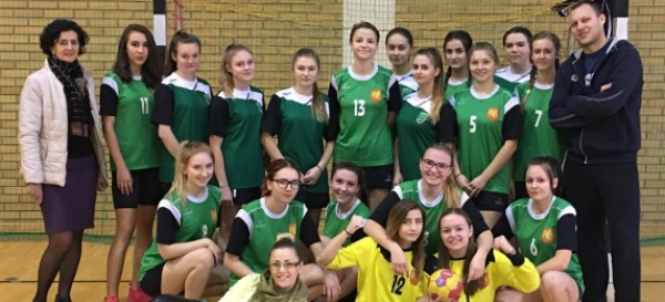 18 &ndash; 0, tak rozpoczęły ligę dziewczęta z Rolnika [Zdjęcia]