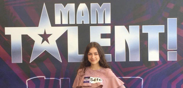 Już w najbliższą sobotę Karolina wystąpi w odcinku p&oacute;łfinałowym programu &bdquo;Mam Talent&rdquo; [Plakat]