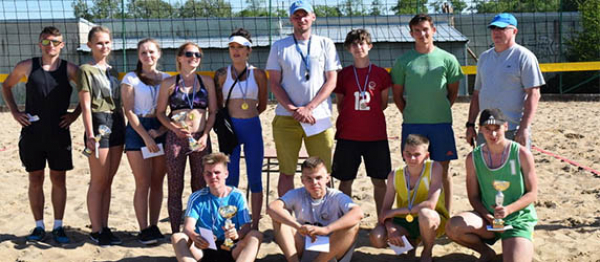 Maj&oacute;wka z Siatk&oacute;wką nad sok&oacute;lskim Zalewem [Zdjęcia]