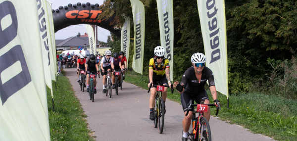 Reprezentacja Powiatu Sok&oacute;lskiego na starcie egzotycznego wyścigu rowerowego OrientGravel 'Szlak Tatarski [Zdjęcia]