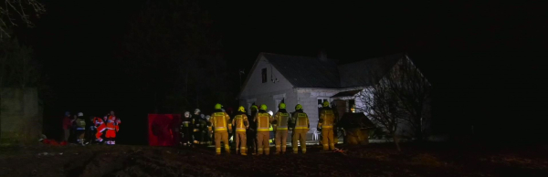 NA SYGNALE: Dwie osoby zginęły w pożarze domu w Krugle [Film]