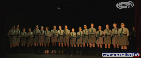 Rozśpiewana młodzież w R&oacute;żanymstoku [Film]