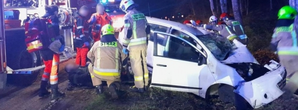 Uciekał przed kotrolą. Pięć os&oacute;b trafiło do szpitala [Zdjęcia]