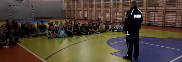 Sok&oacute;lscy dzielnicowi przestrzegają przed zagrożeniami [Zdjęcia]