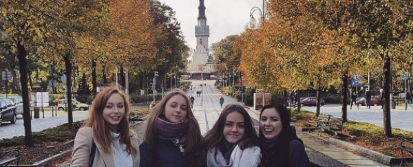 Pielgrzymka dąbrowskich maturzyst&oacute;w na Jasną G&oacute;rę [Zdjęcia]
