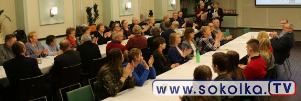 Przedstawiciele czterech kultur wsp&oacute;lnie przełamali się opłatkiem [Film i Zdjęcia]